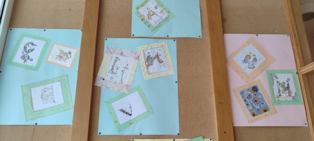 Invasões Plásticas: Capitulares Naturais Ornamentadas